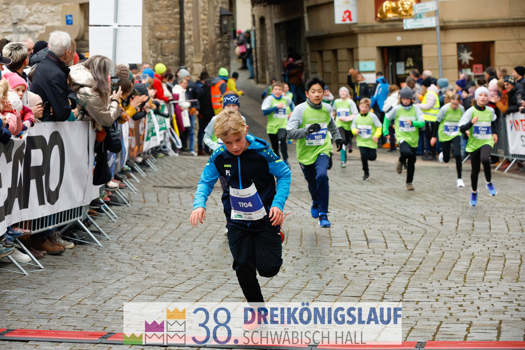 1700m Stadtwerke Jugendlauf | 3 Koenigslauf 2024 1700m Stadtwerke Jugendlauf - Realisiert mit Pictrs.com