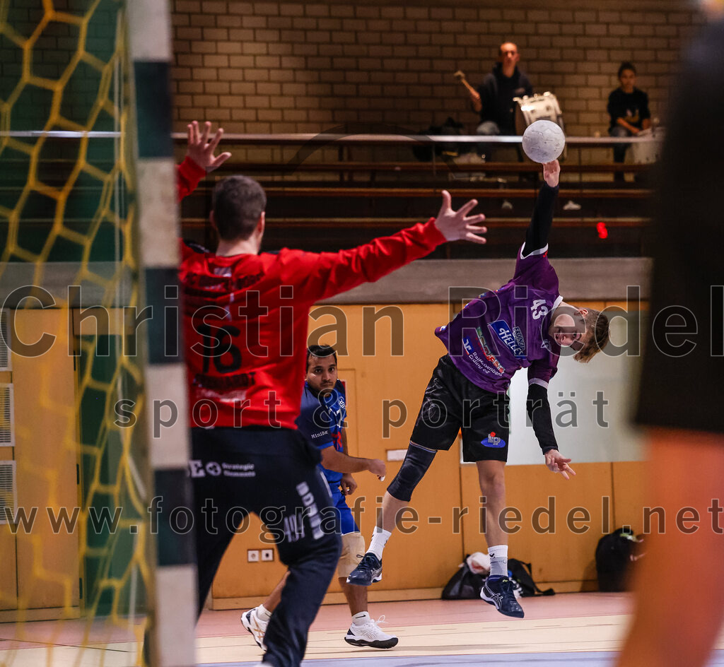 2024-11-09_057_SpVgg_Altenerding_II_gegen_HC_Deggendorf | Erding, Deutschland, 09.11.2024:Handball, Bezirksliga Männer Ost 2024 / 2025, 4. Spieltag, SpVgg Altenerding II gegen HC Deggendorf, Endergebnis: 25:24Foto: Christian Riedel / fotografie-riedel.net