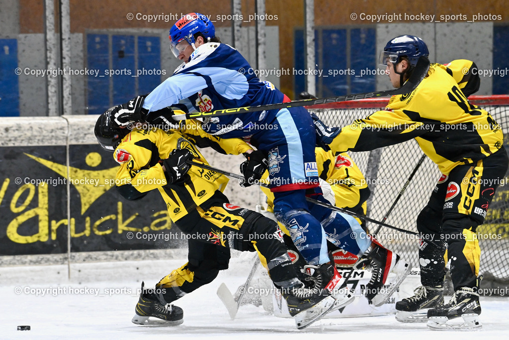 EC Hornets Spittal vs. ESC Steindorf 23.2.2024 | #22 Thaler Tim EC Hornets Spittal, #91 Kravania Kristian ESC Steindorf, #10 Ortner Philipp EC Hornets Spittal, EC Hornets Spittal vs. ESC Steindorf 23.2.2024, EC Hornets Spittal vs. ESC Steindorf 23.2.2024 am 23.02.2024 in Spittal an der Drau (Eissportzentrum Spittal), Austria, (Photo by Bernd Stefan)