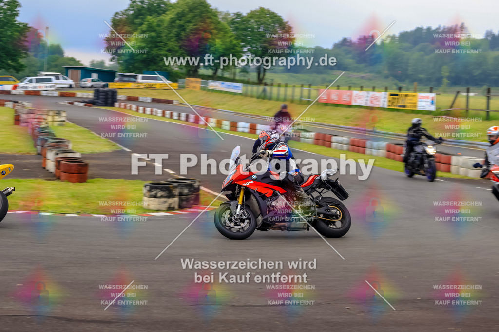 OBK-5476 | Hier findet Ihr Bilder von Touristenfahrten auf der Nürburgring Nordschleife oder von anderen Veranstaltungen die ich besucht habe. Viel Spass beim Durch Schauen 