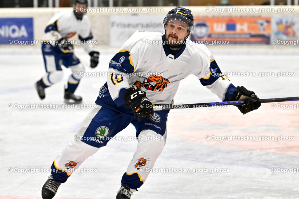 EC Tigers Paternion vs. Carintia Team | #19 Kampitsch Lukas EC Tigers Paternion, EC Tigers Paternion vs. Carintia Team, EC Tigers Paternion vs. Carintia Team am 29.12.2025 in Spittal an der Drau (Eissportzentrum Spittal), Austria, (Photo by Bernd Stefan)