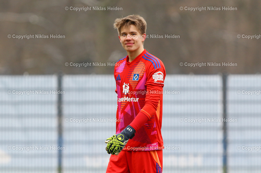 H_HamburgerSVU19_EintrachtFrankfurtU19_U19DFBNachwuchsliga_15022025 | #1 Colin Frederick Poppelbaum (Hamburger SV U19)Fußball I Junioren I U19 DFB-Nachwuchsliga I Saison 2024-2025 I Hauptrunde Liga A, Gruppe C, 3. Spieltag I Hamburger SV U19 - Eintracht Frankfurt U19 I 15.02.2025 I Alexander-Otto-Akademie