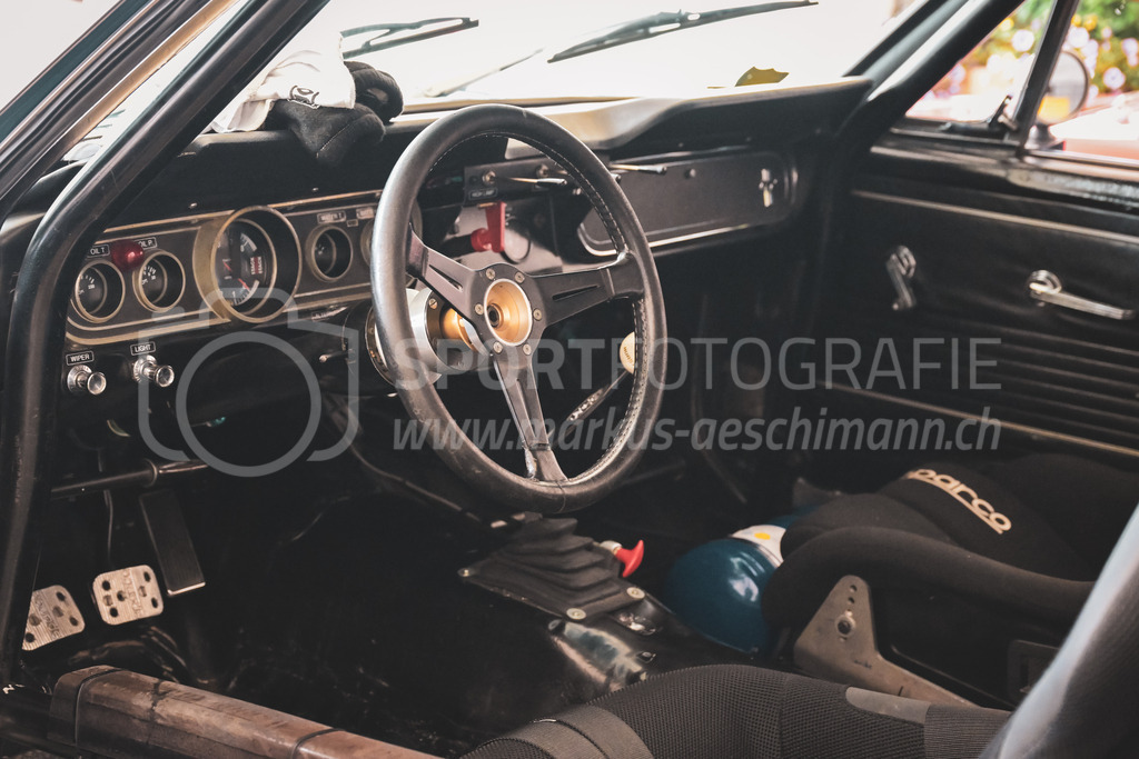 21. Arosa ClassicCar 2025 - 5. September 2025 | Interieur eines Rennwagens am Arosa ClassicCar 2025..@arosaclassiccar, @arosa.official, #arosaclassiccar, #arosa, #76curves, #classiccarBild: Sportfotografie Markus Aeschimann | www.markus-aeschimann.ch - Realisiert mit Pictrs.com