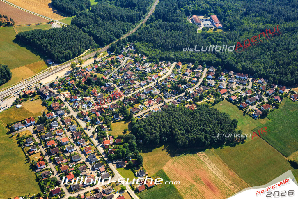 Luftbild von  Petersaurach - Luftaufnahme wurde 2015 von https://frankenair.de mittels Flugzeug (keine Drohne) erstellt - die Geschenkidee