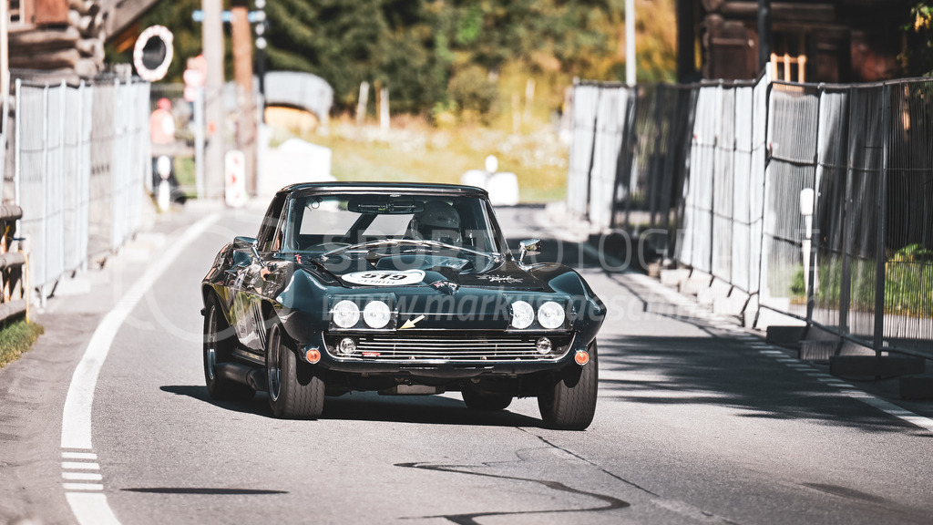 19. Arosa ClassicCar 2023 - 1. September 2023 | 19. Arosa ClassicCar 2023
Arosa, Schweiz
Vignoni Joey aus Zürich mit der Startnummer 519 in einem Corvette C2, Jahrgang 1964, in der Klasse Competition.
@arosaclassiccar, @arosa.official, #arosaclassiccar, #arosa, #76curves, #classiccar
Bild: Sportfotografie Markus Aeschimann | www.markus-aeschimann.ch - Realisiert mit Pictrs.com
