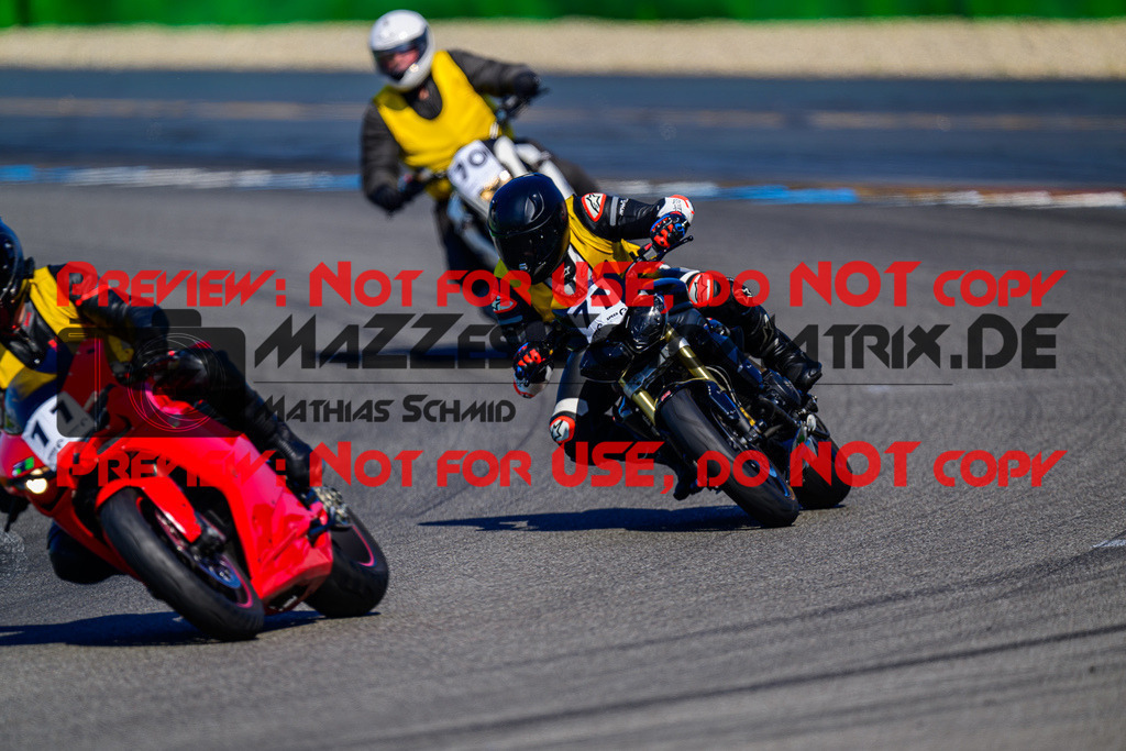 MaZZes_FotoMatrix_240520_6007705_9127 | INST