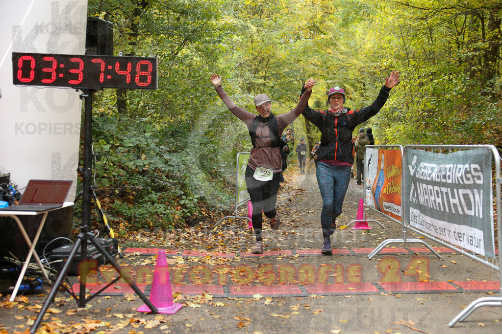 251026_1339_EX1_3800 | Sportfotografie im Rhein-Sieg Kreis, Köln, Bonn, NRW, Rheinland Pfalz, Hessen, etc. Unser Tätigkeitsfeld umfasst den Laufsport vom Volkslauf über den Marathon, Duathlon, Triathon bis zum Ultralauf wie Kölnpfad Ultra oder Schindertrail.