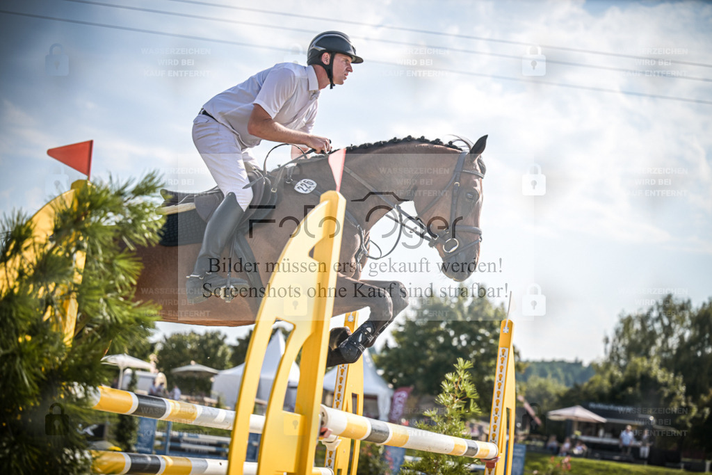 DOS_9636 | Entdecke hochwertige Reitturnierfotos von Foto Oger. Professionell, emotional und authentisch – jetzt Lieblingsmomente im Shop bestellen. - Realisiert mit Pictrs.com