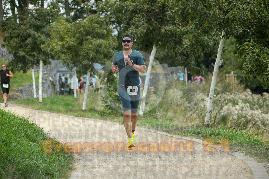 250824_1429_EX1_6406 | Sportfotografie im Rhein-Sieg Kreis, Köln, Bonn, NRW, Rheinland Pfalz, Hessen, etc. Unser Tätigkeitsfeld umfasst den Laufsport vom Volkslauf über den Marathon, Duathlon, Triathon bis zum Ultralauf wie Kölnpfad Ultra oder Schindertrail.
