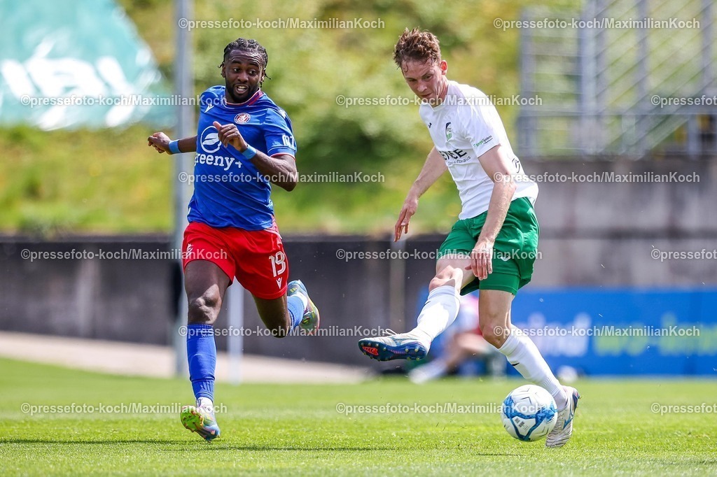xKWIx02052601105 | 2026.05.02, xkwix, Fußball, Regionalliga West, Wuppertaler SV -  FC Gütersloh, Stadion am Zoo, 32.Spieltag, Saison 2025 / 2026: Jeff‑Denis Fehr (Wuppertaler SV #19) im Zweikampf gegen Hannes John (FC Gütersloh #8) DFB regulations prohibit any use of photographs as image sequences and or quasi-video. Photo: xKamilxWilkowskixPressefotoKochx