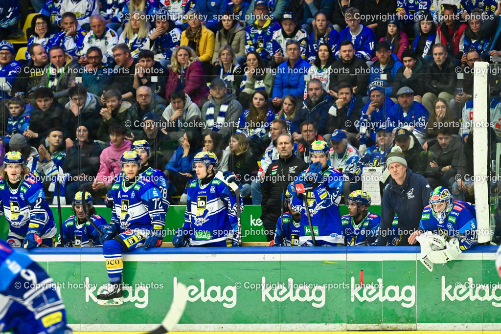 EC IDM WÄRMEPUMPEN VSV vs. HC Bozen | EC VSV Spielerbank, Headcoach EC VSV TUOMIE Tray, Besucher Stadthalle Villach, EC VSV Fans, EC IDM WÄRMEPUMPEN VSV vs. HC Bozen, EC IDM WÄRMEPUMPEN VSV vs. HC Bozen am 14.03.2025 in Villach (Stadthalle Villach), Austria, (Photo by Bernd Stefan)