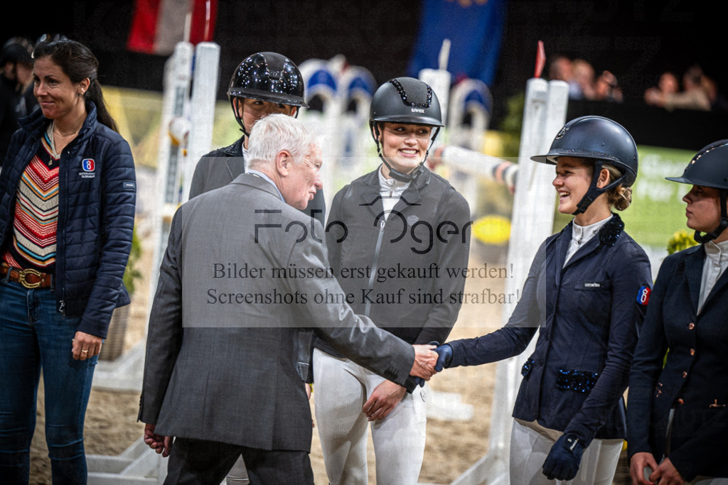 DOS_0061 | Entdecke hochwertige Reitturnierfotos von Foto Oger. Professionell, emotional und authentisch – jetzt Lieblingsmomente im Shop bestellen.Deutschlandweite Turnierfotografie. - Realisiert mit Pictrs.com