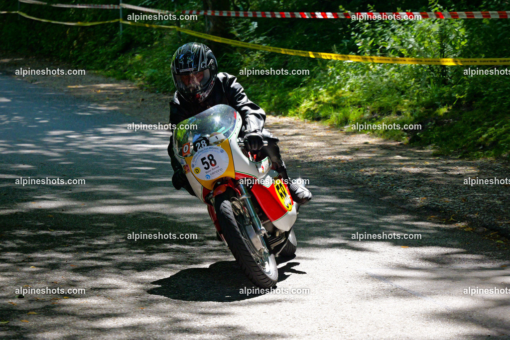 P1036668 | Erleben Sie atemberaubende, hochqualitative Fotos Ihrer Fahrt entlang der malerischen Alpenstraßen. Besuchen Sie alpineshots.com, um professionelle Aufnahmen Ihrer unvergesslichen Reise zu finden und zu kaufen - Realisiert mit Pictrs.com