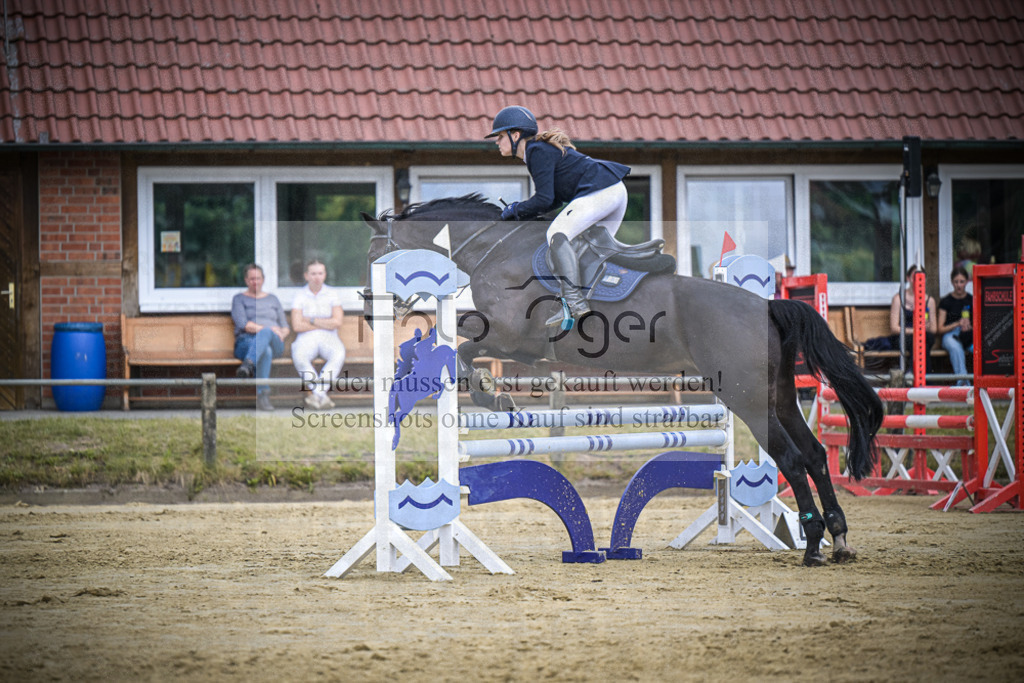 DOS_6754 | Entdecke hochwertige Reitturnierfotos von Foto Oger. Professionell, emotional und authentisch – jetzt Lieblingsmomente im Shop bestellen.Deutschlandweite Turnierfotografie. - Realisiert mit Pictrs.com