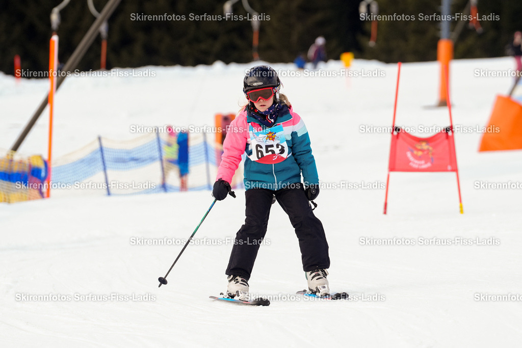 SRF_02.01.2026_1155 | Skirennfotos,Serfaus,Fiss,Ladis,Kinderskirennen,Winter,Tirol,Oberland,skirace,SFL,feelfree,weil wir's genießen,ski,Ski,skifahren,Sonnenplateau, - Realisiert mit Pictrs.com