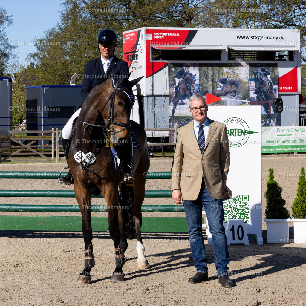 TH_487 Harm Wiebusch_ Cracker 41_36934 | Reitturnier Bremen Oberneuland 2026 am 30.04.26 in Bremen, Thomas Hellmann, 487 Harm Wiebusch, Cracker 41