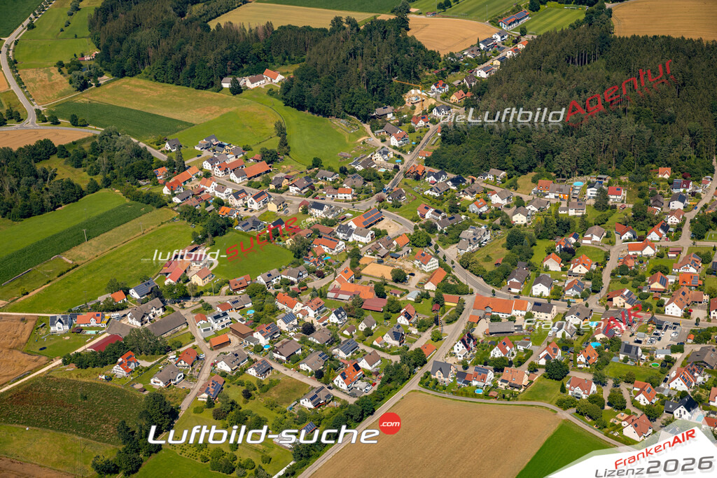 Das Luftbild zeigt : Bachern Friedberg - Die Luftaufnahme wurde 2024 vom UL-Flugzeug aus erstellt ( keine Drohne ) - Hochauflösende Luftaufnahme - Für grossformatige Ausdrucke geeignet. Die Geschenkidee !Mit Lizenz und Bildrechte bestellbar