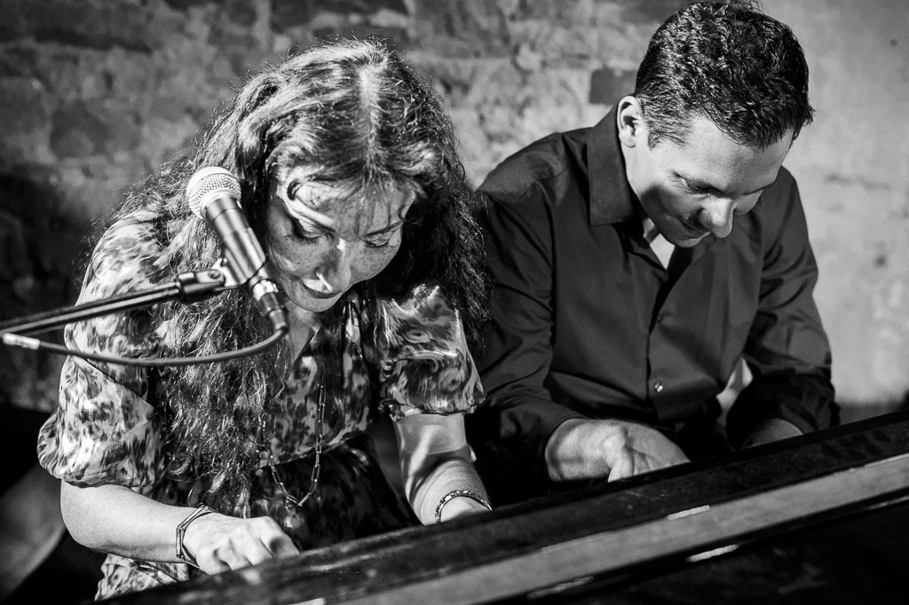 Maria Markesini Konzert | Maria Markesini meets Klazz Brothers im Forte Belvedere Leisnig zum Festival Hallo Leisnig 2022. - Realisiert mit Pictrs.com