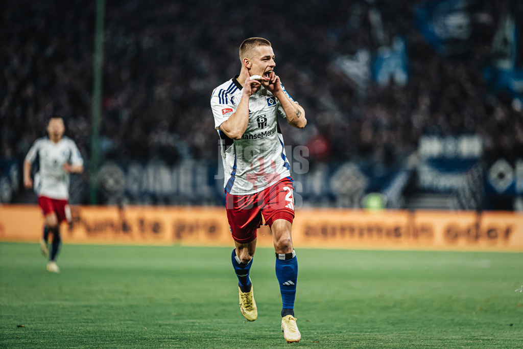 Fußball | Männer | Saison 2024/2025 | 2. Fußball-Bundesliga | 25. Spieltag | Hamburger SV vs. Fortuna Düsseldorf | 08.03.2025 | Miro Muheim (#28, HSV) jubelt nach seinem Tor