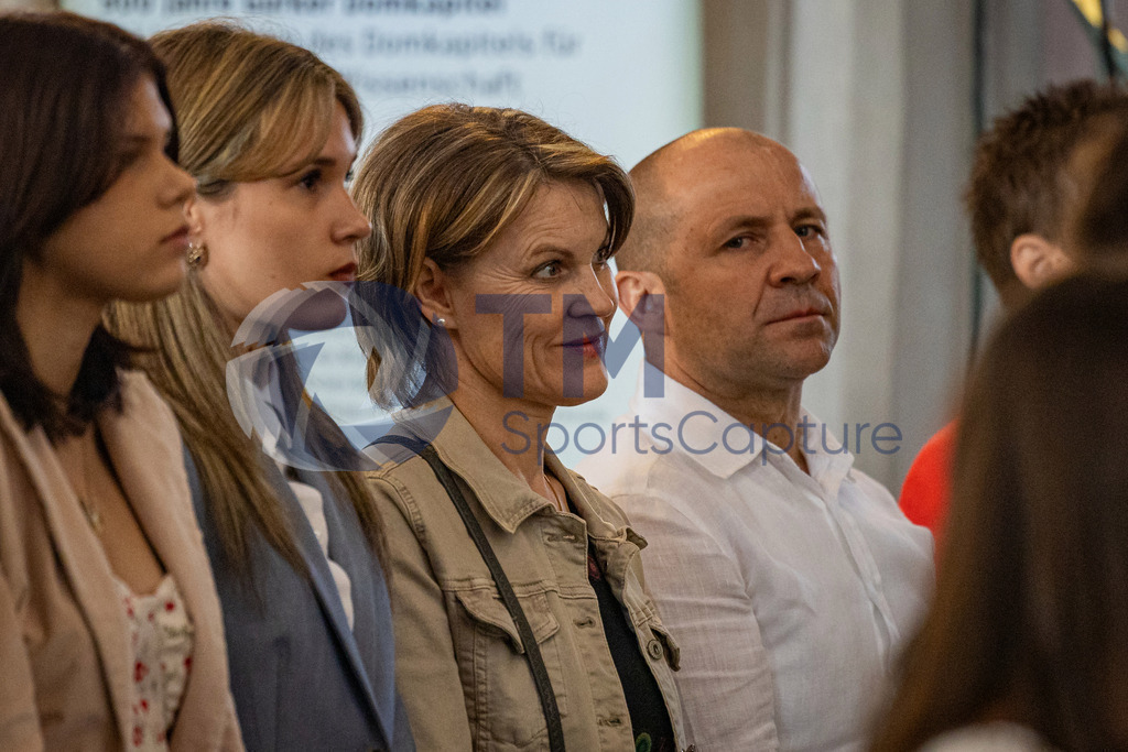 Trainproduction-20240519-1 | Firmung Klagenfurt-Dom 19.05.2024 10:30 Uhr