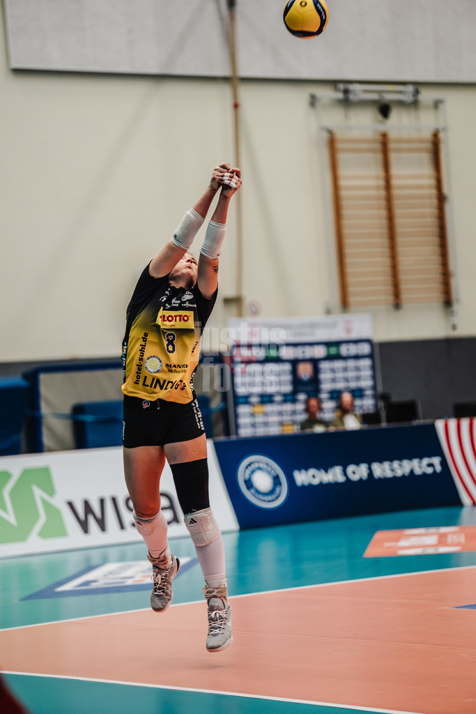 Volleyball | Frauen | Saison 2025/2026 | Volleyball Bundesliga | ETV Hamburger Volksbank Volleys vs. VfB Suhl LOTTO Thüringen | 07.03.2026 | Mackenzie Foley (#8, VfB Suhl LOTTO Thüringen) spielt den Ball