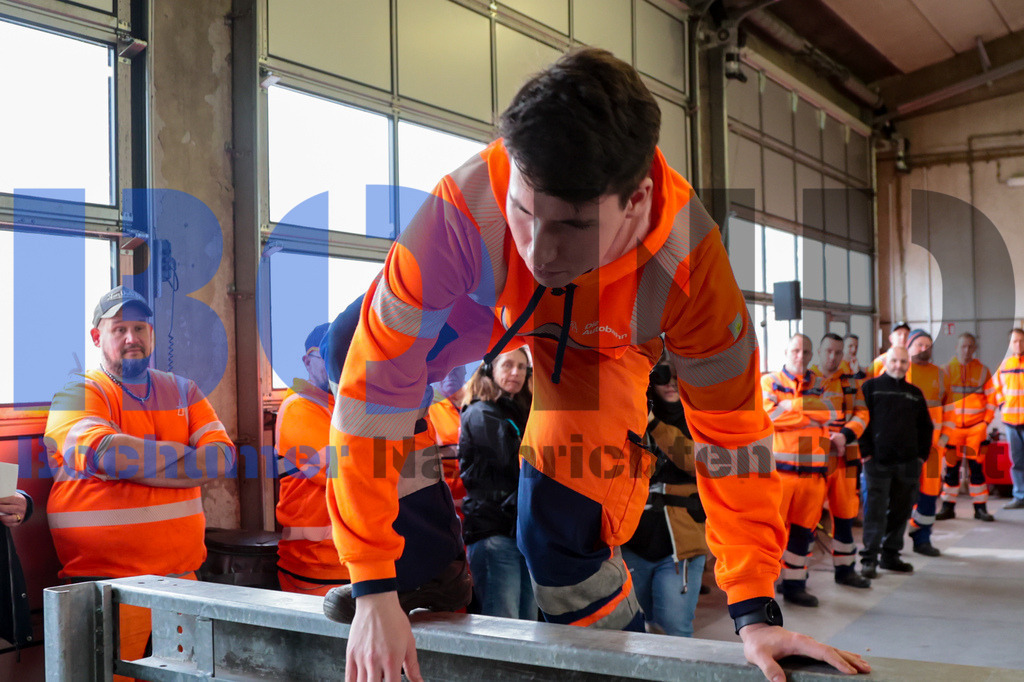 Sicherheitsparcours bei der Autobahn GmbH des Bundes {date} -  | {headline}



(Foto: Sebastian Sendlak / BOND)

 - Realisiert mit Pictrs.com