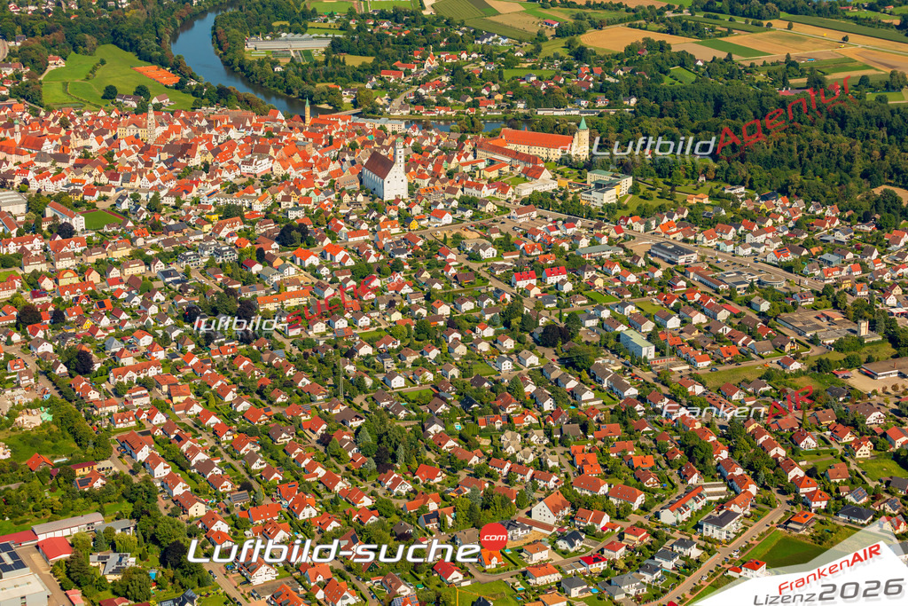 Luftaufnahme der Stadt Lauingen - Die Luftaufnahme wurde 2025 vom UL-Flugzeug heraus erstellt ( keine Drohne ) - Hochauflösende Luftaufnahme - für professionelle Ausdrucke geeignet. Die Geschenkidee !Mit Lizenz und Bildrechte bestellbar