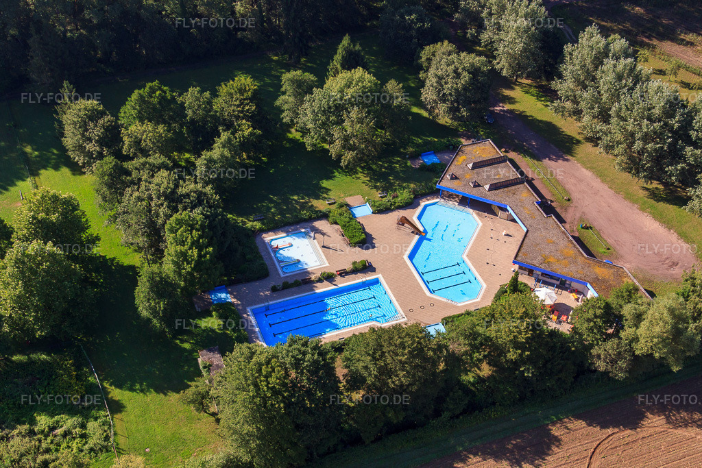 Luftbild: Freibad Steinfeld in Steinfeld im Bundesland Rheinland-Pfalz in Deutschland. Foto: IMG_31132.jpg vom 07.08.2010 durch Werner Riehm/FLY-FOTO.de