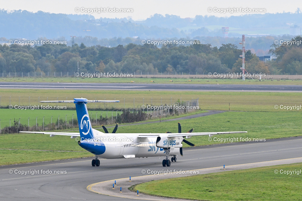 Flughafen Linz_ Linz Airport_ Linz-Hoersching_ 30.10.2023-31 | 30.10.2023, Linz Hoersching, AUT, Flughafen Linz, Linz Airport, im Bild Skyalps Flugzeug beim Startvorgang, ausrollen zur Startbahn