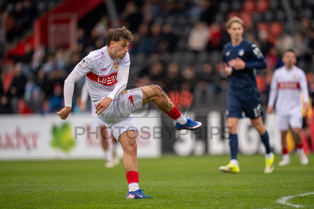 VfB Stuttgart II vs. TSG Hoffenheim II, Fussball, 3. Liga, 26. Spieltag, 15.03.2026 | Christopher Olivier (VfB Stuttgart II, #24),VfB Stuttgart II vs. TSG Hoffenheim II, Fussball, 3. Liga, 26. Spieltag, 15.03.2026Foto: photosbyphips/Philip Ziegler