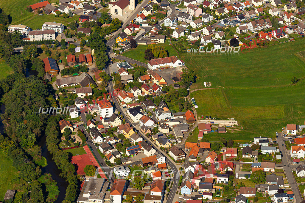 Aktuelles Luftbild von  Schirmitz Kauf mit Lizenz / Bildrechten möglich- Die Luftaufnahme wurde 2021 mittels UL-Flugzeug erstellt ( keine Drohne ) - hochauflösende Kamera-Systeme von  Canon -Beste Qualität - Für grossformatige Ausdrucke geeignet. Die Geschenkidee !