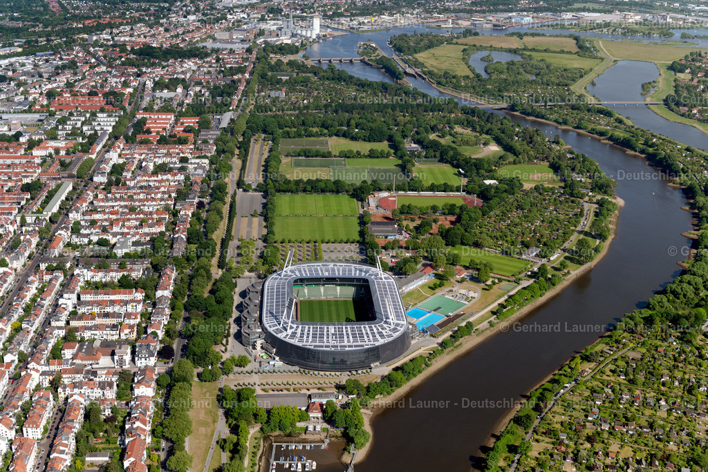 4030029 | Online-Shop für Luftbilder aus Deutschland. Seit über 45 Jahren baut Gerhard Launer das Luftbildarchiv mit unterschiedlichsten Themen stetig weiter aus.