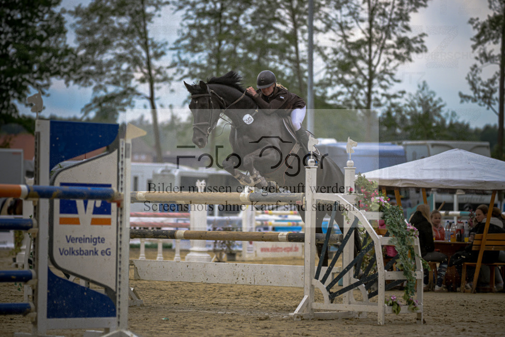 20240505-DOS_2188 | Entdecke hochwertige Reitturnierfotos von Foto Oger. Professionell, emotional und authentisch – jetzt Lieblingsmomente im Shop bestellen.Deutschlandweite Turnierfotografie. - Realisiert mit Pictrs.com