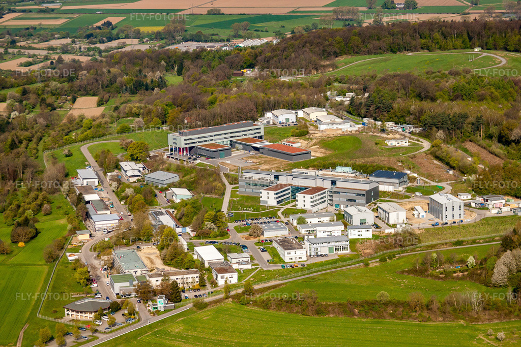 Luftbild: Pfinztal, Fraunhofer-Institut für Chemische Technologie (ICT) im Ortsteil Berghausen in Pfinztal im Bundesland Baden-Württemberg in Deutschland. Foto: IMG_26014.jpg vom 23.04.2010 durch Werner Riehm/FLY-FOTO.de