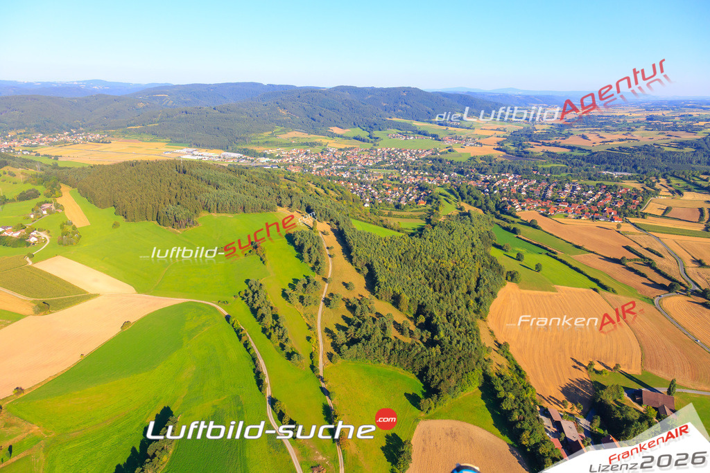 Die Luftaufnahme der Stadt Kronach wurde vom UL-Flugzeug heraus erstellt ( keine Drohne )- hohe Auflösung für beste Qualität