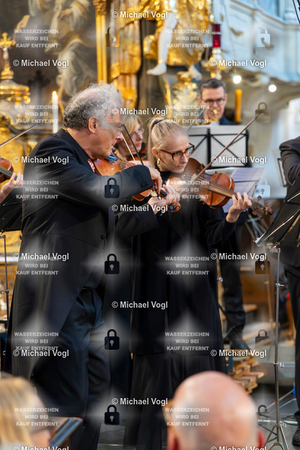 TAM25_K.05__Michael-Vogl_002_4916 | Tage Alter Musik Regensburg K.05 Basilika St. Emmeram Xenia Löffler, Alfredo Bernardini, Michael Bosch, Oboe Batzdorfer Hofkapelle (Deutschland) Musik aus der Fürst Thurn und Taxis Hofbibliothek Regensburg Daniel Deuter Konzertmeister Foto: Michael Vogl