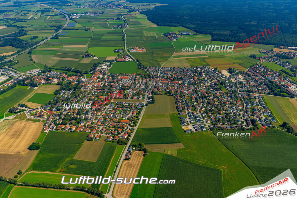 Das Luftbild zeigt :  Anzing - Die Luftaufnahme wurde 2024 vom UL-Flugzeug aus erstellt ( keine Drohne ) - Hochauflösende Luftaufnahme - Für grossformatige Ausdrucke geeignet. Die Geschenkidee !Mit Lizenz und Bildrechte bestellbar