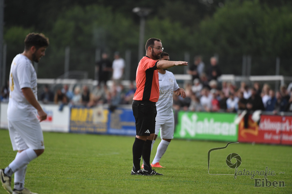 1. FC Nordenham-SV GOTANO | Kreispokal Finale Jade-Weser-Hunte 1. Mannschaften; 1.FC Nordenham (weiß)-SV GOTANO (blau) am 15.06.2025 in Rastede (Sportanlage Köttersweg), Photo: Philip Eiben 2025 - Realisiert mit Pictrs.com