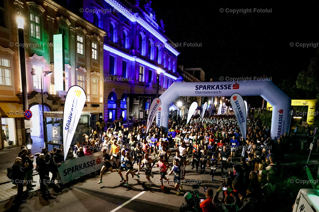 A-BINDER_20220922_0044 | LINZ,  AUSTRIA,22.Sept. 2022 - Night Run, Image shows Night Run.
Photo: Sportmediapics.com/ Manfred Binder