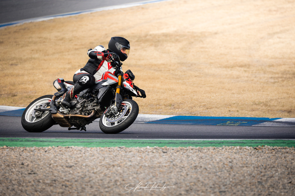Ducati Trackday Hockenheimring 2026 | Entdecken Sie die faszinierende Welt von Alexander Tschuncky Arts: Kreative Fotografie, atemberaubende Automobilkunst und hochwertiger Bilderdruck. Lassen Sie sich inspirieren! - Realisiert mit Pictrs.com