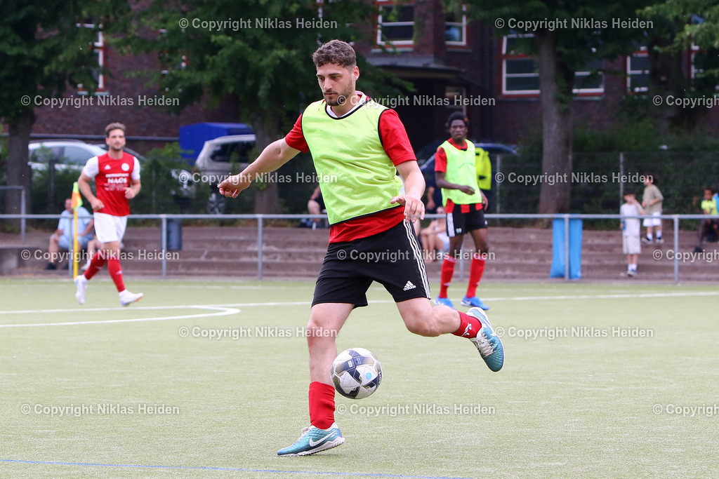 NH_KlubKosova_HarburgerSC_Testspiel_HarburgPokal_21072024 | #18 Roberto D'urso (Klub Kosova)Fußball I Herren I Testspiel (Harburg-Pokal) I Saison 2024-2025 I Klub Kosova - Harburger SC I 21.07.2024 I Sportplatz Alter Postweg