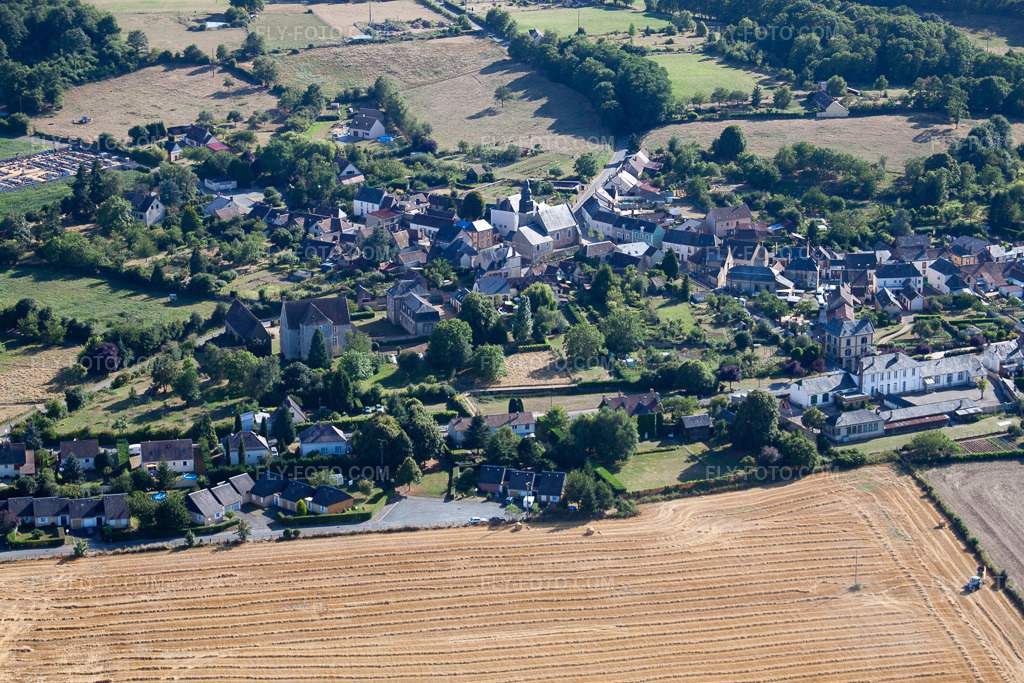 Aerial view: View of the town in Coudrecieux in the state Sarthe, France.Photo: IMG_20154.jpg taken on 07/31/2009 by Werner Riehm/FLY-FOTO.comResolution of the original: 4752 x 3168 px