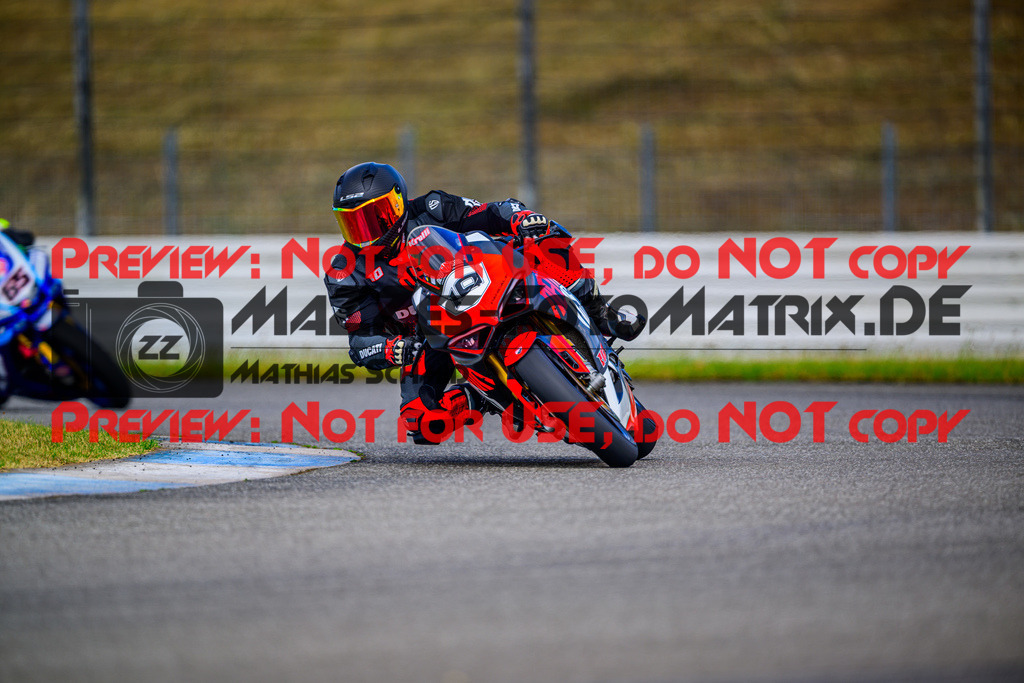 MaZZes_Fotomatrix_20250628_6007705_8864 | WEISS