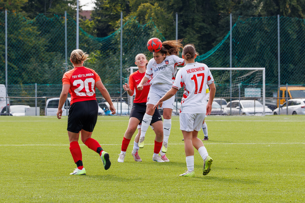 FCHHÜT_251003_5477 | 1.FC Heidenheim 1846 II vs. TSV Hüttlingen, Fußball, Frauen, Bezirkspokal, 2025/2026, 1.Runde, 03.10.2025 in Mergelstetten, Sportplatz 2(Foto: Michael Bulling) - Realisiert mit Pictrs.com