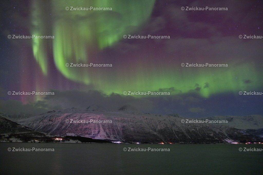 2024_1231_Urlaub_Norwegen_0549 | Urban. Natur. Panorama. Luftbild. 
Der Bildershop für aufregende Perspektiven!
Für Deko, Wandbild und Kalender!
Wir bringen LED-Bilder zum Leuchten!
