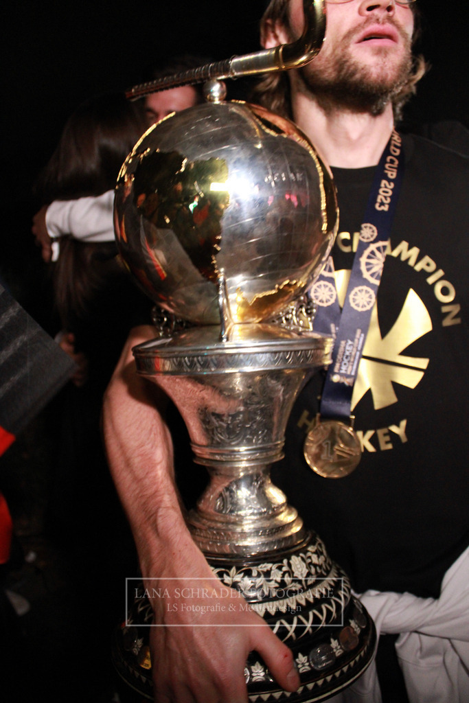 WM EMPFANG 30.01.23-100 | lanaschraderfotografie - Realisiert mit Pictrs.com