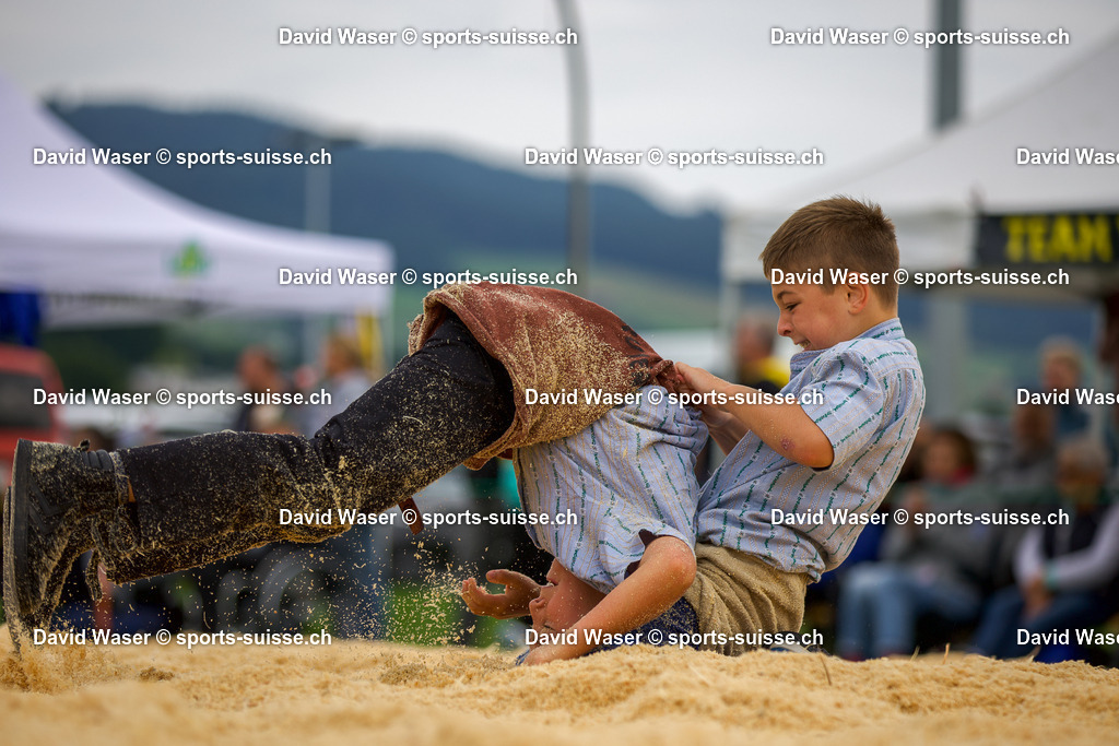 250727 Manini Flynn (2017) - Delacombaz Lo_c (2016) _ la F_te R_gionale La Gruy_re Riaz_ 27.07.2025 Bild sports-suisse.ch (3) | 250727 Manini Flynn (2017) - Delacombaz Loïc (2016) à la Fête Régionale La Gruyère Riaz, 27.07.2025 Bild sports-suisse.ch