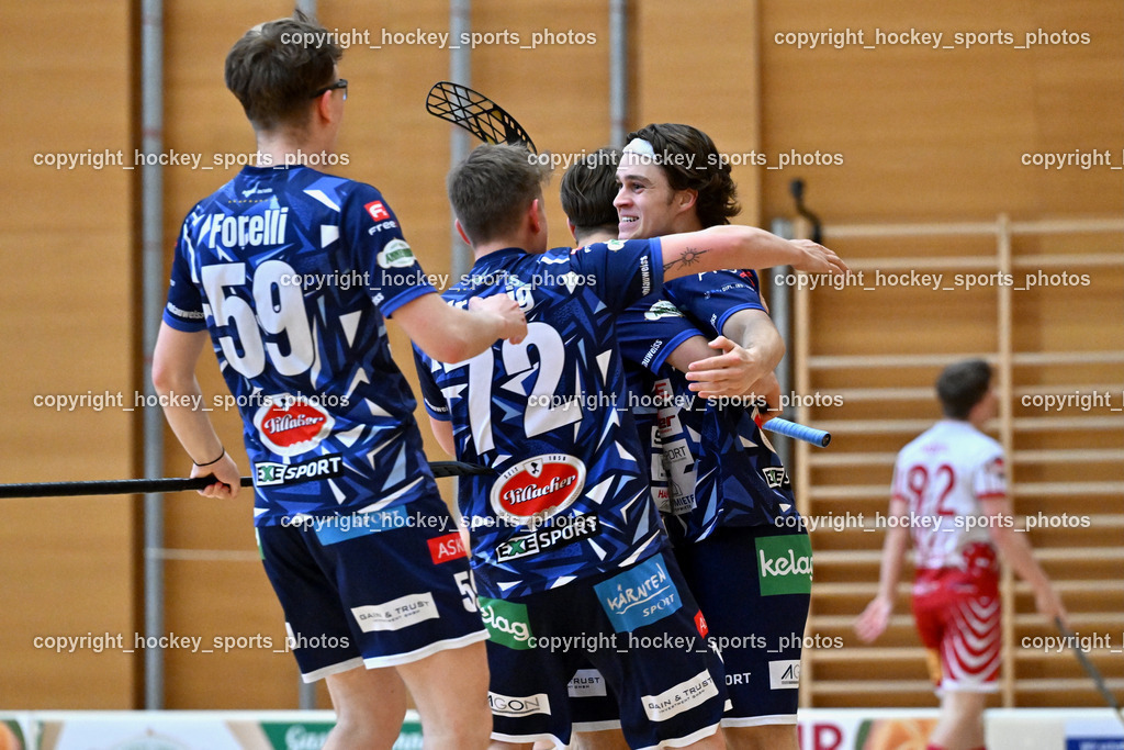 VSV Unihockye vs. KAC Floorball | Jubel VSV Unihockey Mannschaft, #59 Nino Forelli VSV Unihockey, #72 Kilian Kronig VSV Unihockey, #27 Lukas Florianschitz VSV Unihockey, VSV Unihockye vs. KAC Floorball, VSV Unihockye vs. KAC Floorball am 13.04.2025 in Villach (Ballspielhalle St. Martin), Austria, (Photo by Bernd Stefan)