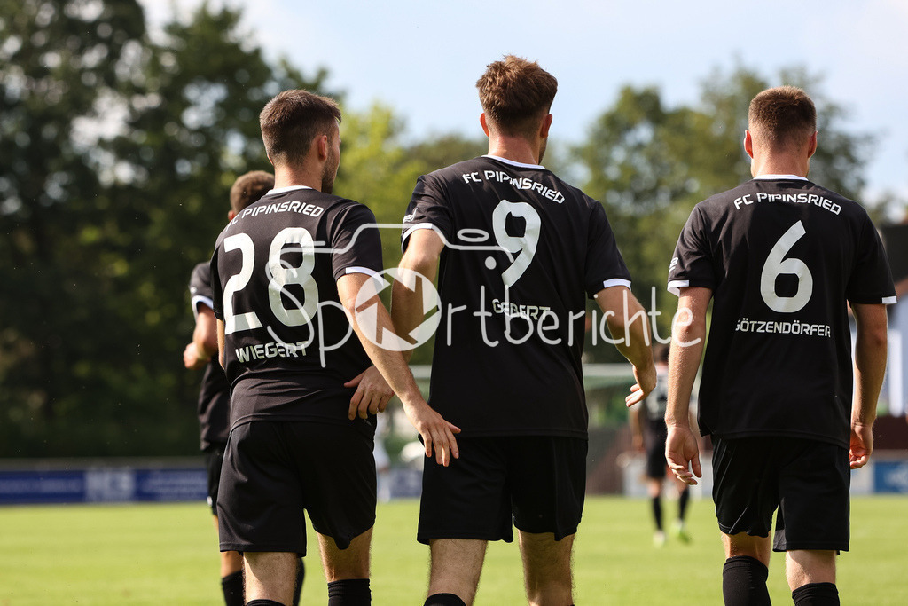 TSV 1861 Nördlingen - FC Pipinsried | Jubel nach dem Treffer zum 1-2 druch Florian GEBERT (FCP #9)