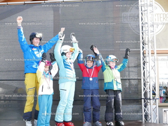 Gruppe Julius | Photos von der Skischule Warth - Realisiert mit Pictrs.com